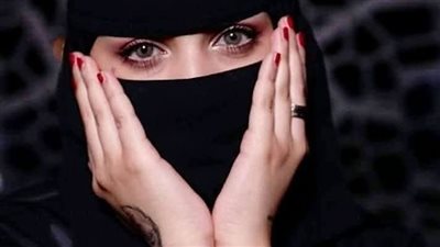 الغريبة بقلم حمادة هيكل